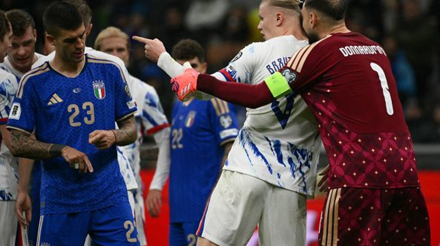 דונארומה תופס את הולאנד (צילום: Gettyimages)