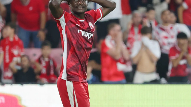 קינגס קאנגווה שחקן הפועל באר שבע מאוכזב (צילום: אודי ציטיאט)