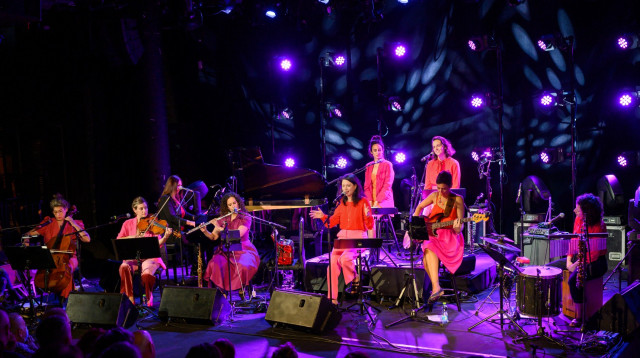 מתוך מופע העבריות (צילום: משה ציטיאת)