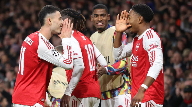 גבריאל מרטינלי לצד מיילס לואיס סקלי, ארסנל (צילום: GettyImages)