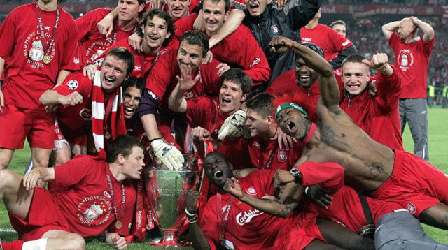 ליברפול חוגגת את הזכייה בליגת האלופות 2005 (צילום: Richard Sellers/Allstar)