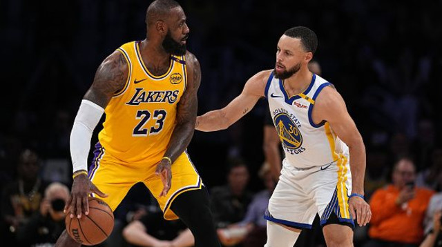 לברון וסטף קרי (צילום: Michael Owens / Contributor)