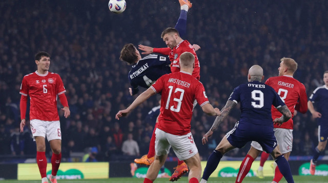 שחקן נבחרת סקוטלנד סקוט מקטומיניי (צילום: רויטרס)