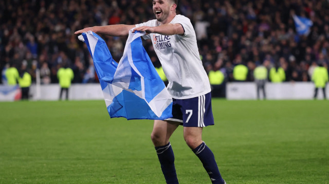 שחקן נבחרת סקוטלנד ג'ון מקגין (צילום: רויטרס)