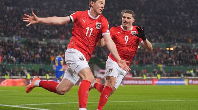 האוסטרים חוגגים את שער השוויון (צילום: Gettyimages)