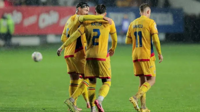 עיסאת (משמאל) אתמול (צילום: GettyImages, Vasile Mihai-Antonio)