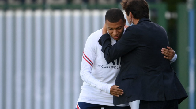 מתחבק עם לאונרדו בפעם האחרונה? אמבפה (צילום: GettyImages, FRANCK FIFE/AFP)