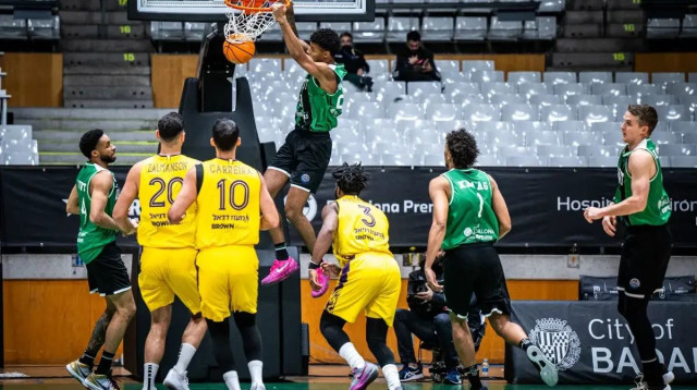 הפועל חולון נגד בדאלונה (צילום: פיב"א, האתר הרשמי של ליגת האלופות)