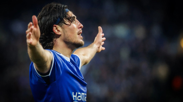 עומרי גאנדלמן שחקן גנט חוגג שער (צילום: GettyImages, VIRGINIE LEFOUR/AFP)