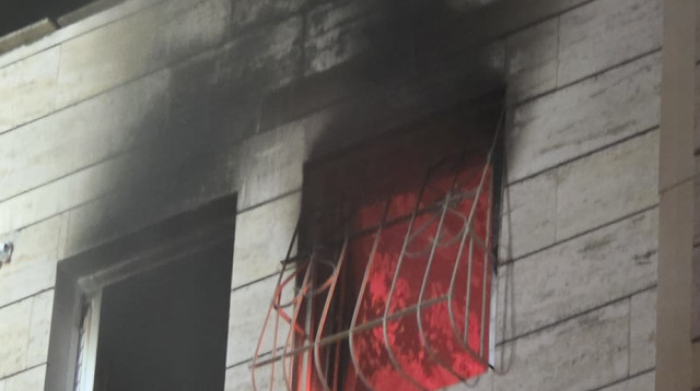 שריפה בפתח תקווה (צילום: שימוש לפי סעיף 27א')