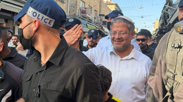 איתמר בן גביר בשוק מחנה יהודה (צילום: שני זוהר)