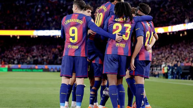 שחקני ברצלונה חוגגים (צילום: GettyImages)