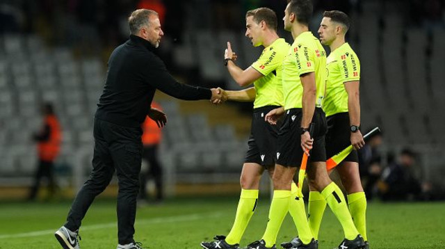 האנזי פליק מאמן ברצלונה (צילום: Alex Caparros / Stringer)