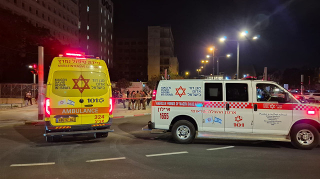 אירוע אלימות ברחוב חיים לבנון בתל אביב יפו (צילום: תיעוד מבצעי מד"א)