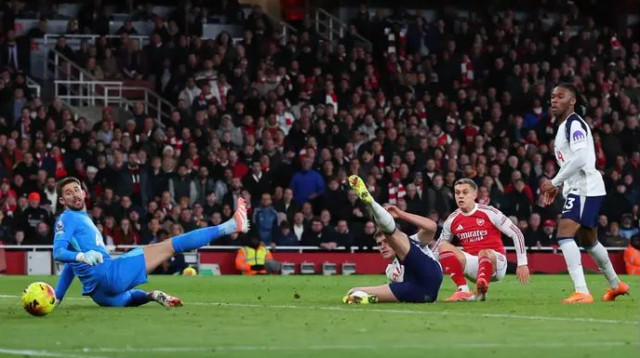 טרוסאר עם הראשון (צילום: אימג'בנק  GettyImages)