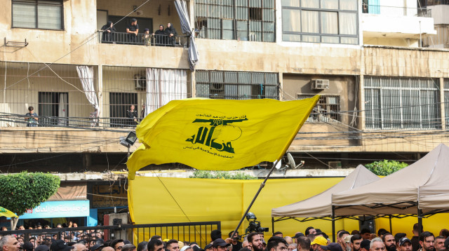דגל חיזבאללה בביירות, לבנון (צילום: REUTERS/Mohamed Azakir)
