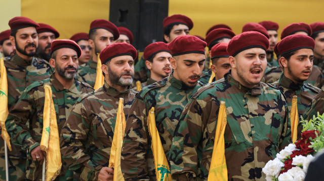 מחבלי חיזבאללה (צילום: REUTERS/Mohamed Azakir)