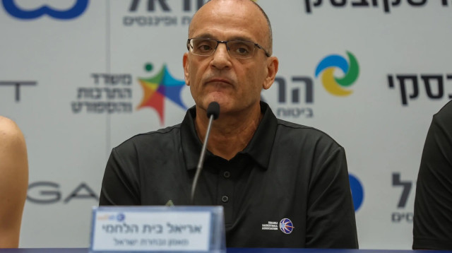 מאמן נבחרת ישראל אריאל בית הלחמי (צילום: קובי אליהו)