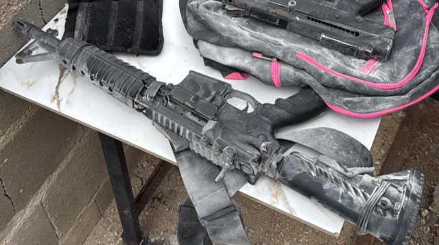 אמצעי הלחימה שנתפסו במהלך פעילות צה"ל באיו"ש  (צילום: דובר צהל)