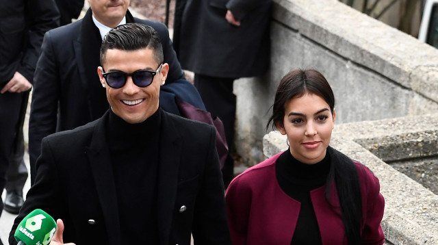 כריסטיאנו רונאלדו וג'ורג'ינה רודריגס (צילום: PIERRE-PHILIPPE MARCOU/AFP via Getty Images)