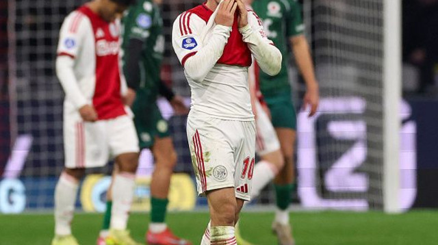 אוסקר גלוך שחקן אייאקס (צילום: BSR Agency)