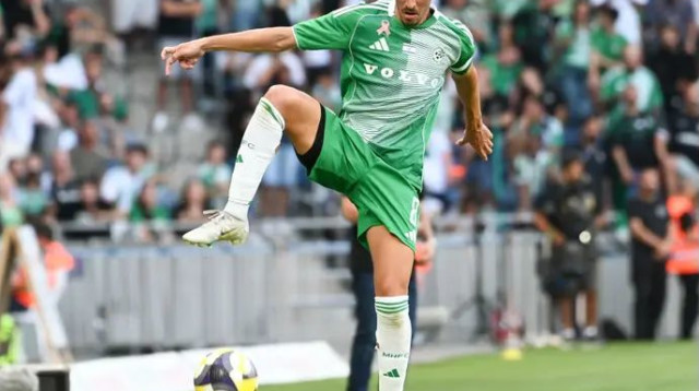 כל הלחץ על מכבי חיפה. דולב חזיזה (צילום: ברני ארדוב)