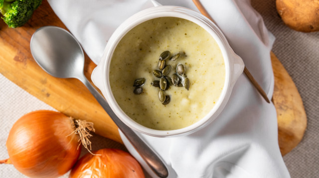 מרק ברוקולי מוקרם בפסטיבל המרקים של ענבל (צילום:  עוז אוחיון)