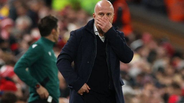 ארנה סלוט מאמן ליברפול מאוכזב (צילום: רויטרס)