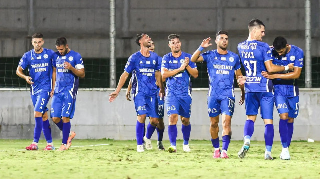 שחקני עירוני טבריה חוגגים (צילום: קובי אליהו)