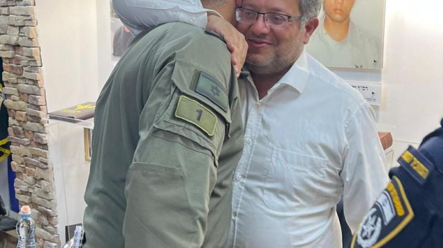 איתמר בן גביר מבקר את לוחמי היחידה (צילום: דוברות השר לביטחון לאומי)