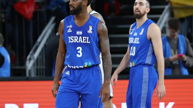 שחקן נבחרת ישראל קאדין קרינגטון (צילום: אודי ציטיאט)