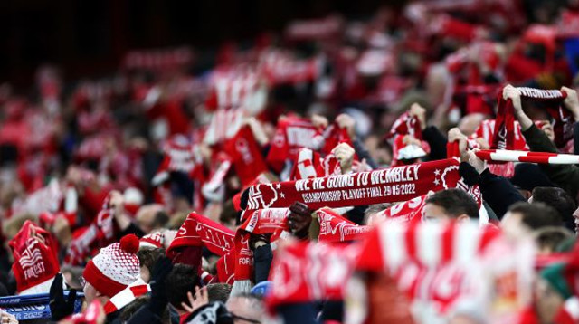 אוהדי נוטינגהאם פורסט (צילום: Dan Istitene)