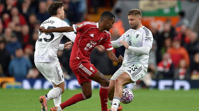 אלכסנדר איסק מול לוק שואו (צילום: Gettyimages)