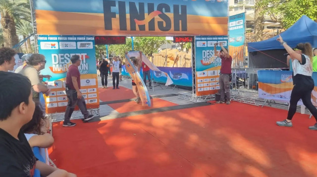 מרתון מדברי (צילום: אורן בסון)