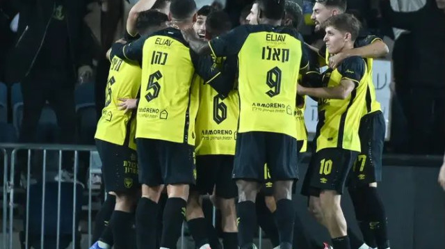 משחק שאומר הרבה. בית"ר חוגגת עוד ניצחון (צילום: ברני ארדוב)