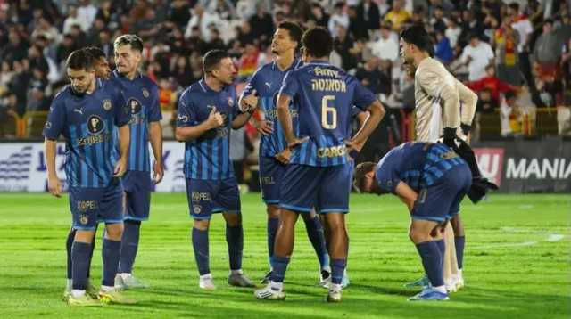 שחקני מכבי תל אביב (צילום: לירון מולדובן)