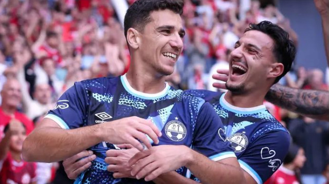 שולט בליגה. דן ביטון (צילום: מאור אלקסלסי)