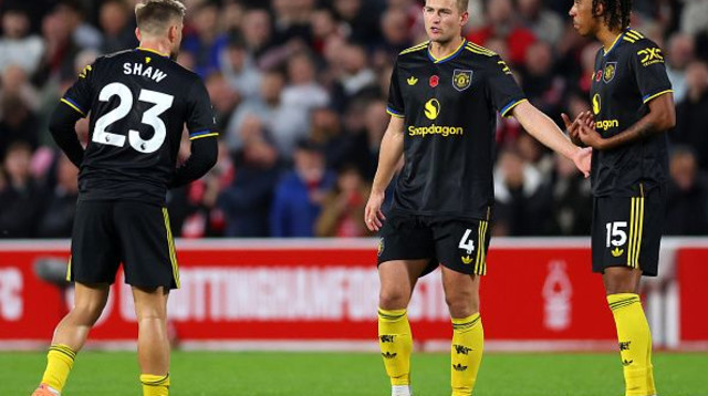 לני יורו עם לוק שואו ודה ליכט (צילום: Molly Darlington / Stringer)