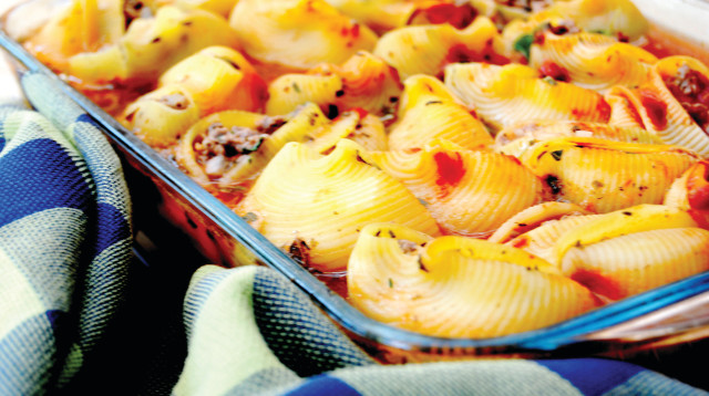 מאפה בשר ועשבי תיבול (צילום: פסקל פרץ-רובין)