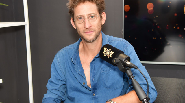 פיני טבגר "בסלון של TMI" (צילום: אבשלום שושני)