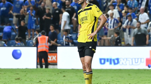 שחקן מכבי נתניה איתי בן שבת (צילום: ברני ארדוב)