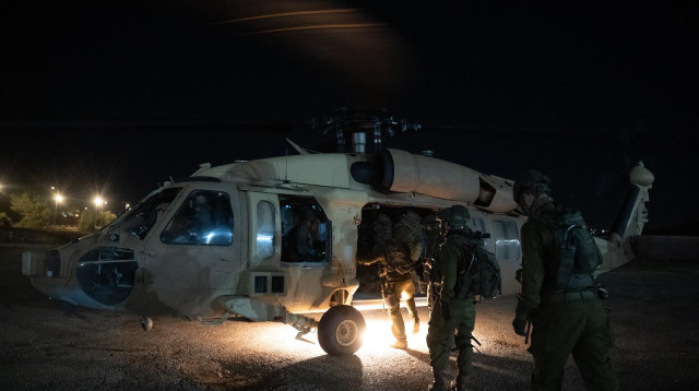 מסוקי צה"ל במעוז חמאס ליד בית שמש (צילום: דובר צה"ל)