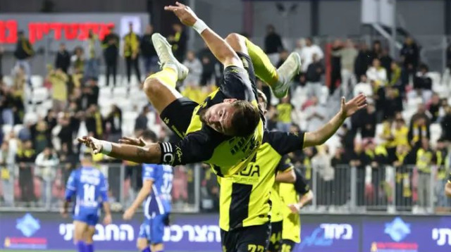 ירדן שועה חוגג בגרין (צילום: דני מרון)