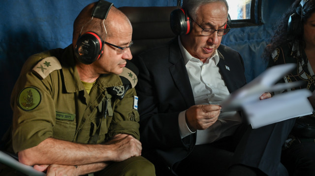 רומן גופמן ובנימין נתניהו (צילום: מעיין טואף, לע"מ)