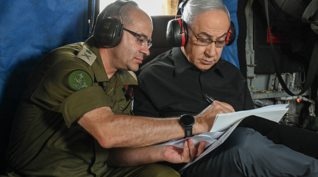 בנימין נתניהו ורומן גופמן (צילום: מעיין טואף, לע"מ)