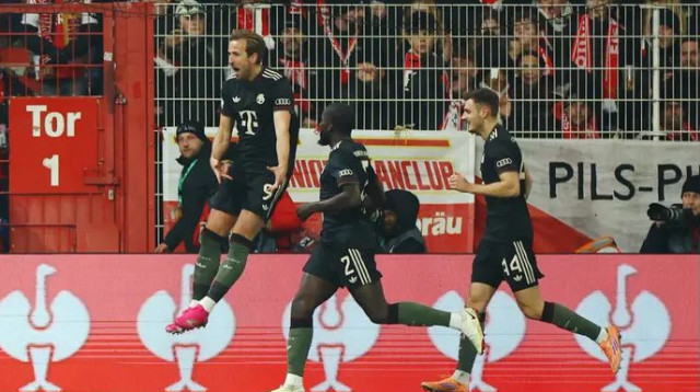 הפעם המשיכו לרבע הגמר. הארי קיין והחברים (צילום: רויטרס)