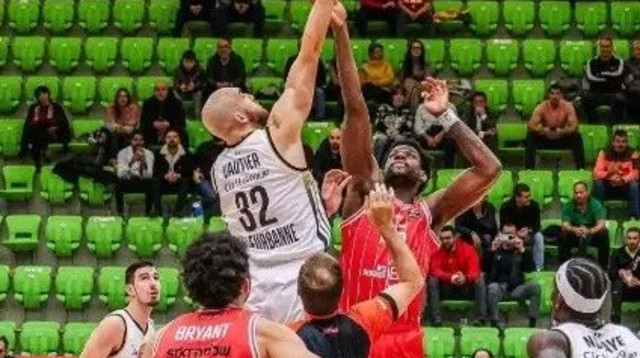 דומיננטי מתחת לסלים. דן אוטורו (צילום: GettyImages)