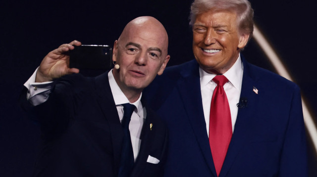 ג'אני אינפנטינו נשיא פיפ"א עם דונלד טראמפ נשיא ארה"ב, הגרלת מונדיאל 2026 (צילום: רויטרס)