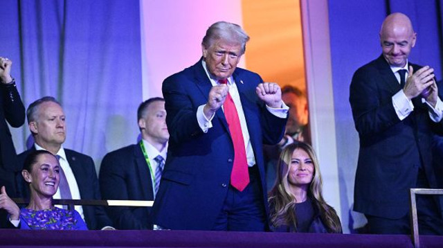 נשיא ארה"ב דונלד טראמפ בטקס הגרלת הבתים למונדיאל (צילום: MANDEL NGAN)