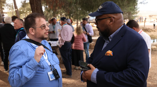 ג'וש אהרונסון במשלחת הנוצרים לישראל (צילום: אלון שפיגל)